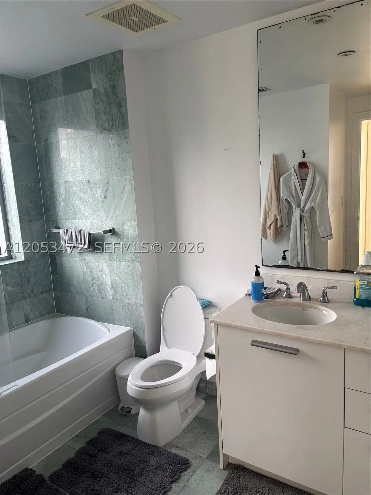 1-bedroom Condo — 1050 Brickell Ave #2910, Miami, FL 33131