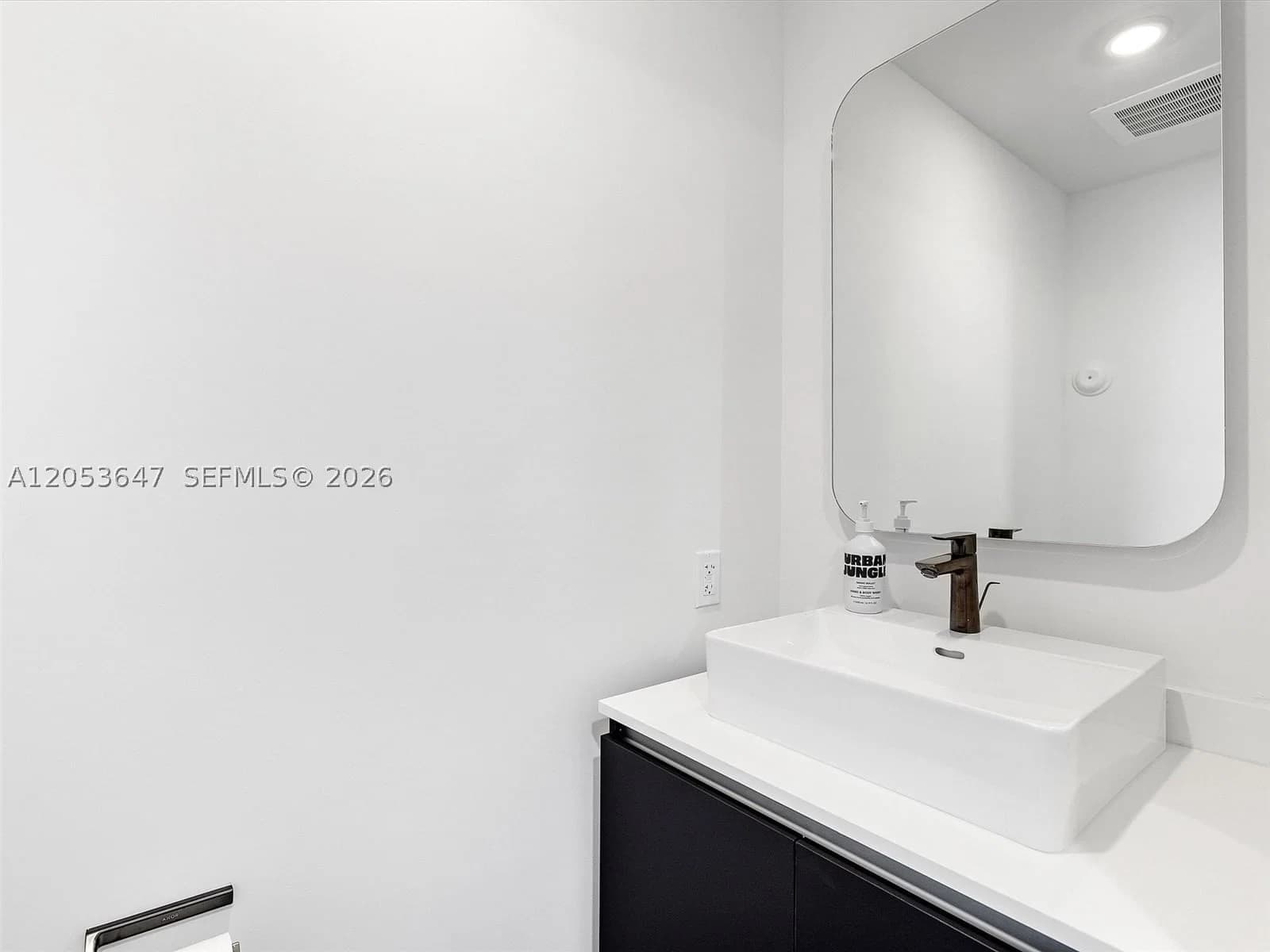 2+1 Condo — 227 2nd St #2706, Miami, FL 33132