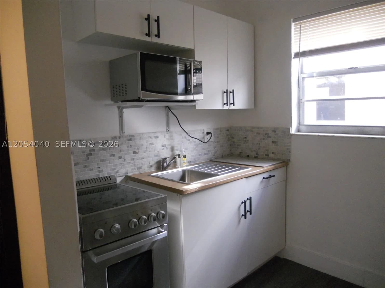 2-bedroom Condo — 1043 2nd St #9, Miami, FL 33128