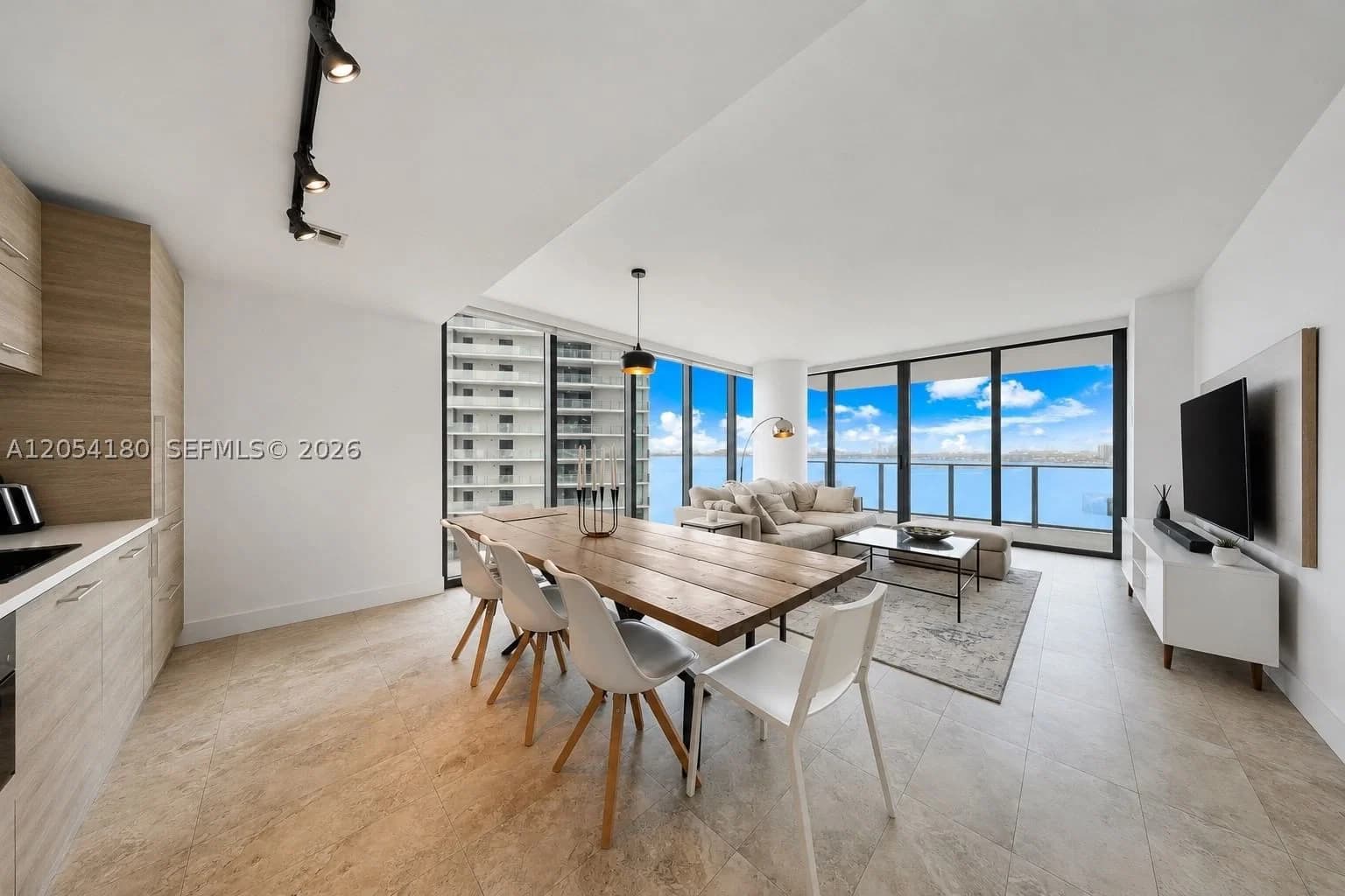 1+1 Condo — 650 32nd St #1507, Miami, FL 33137