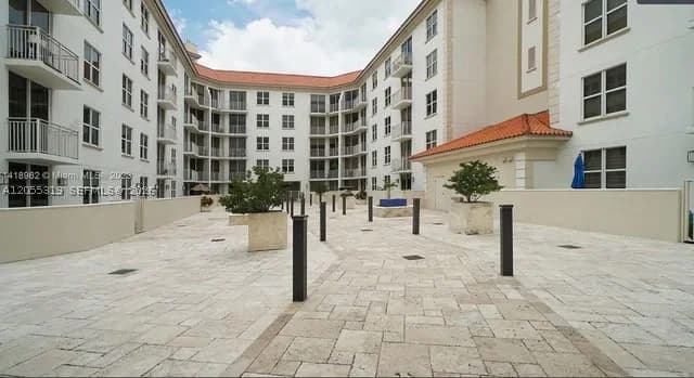 2+1 Condo — 2030 Douglas Rd #510, Coral Gables, FL 33134