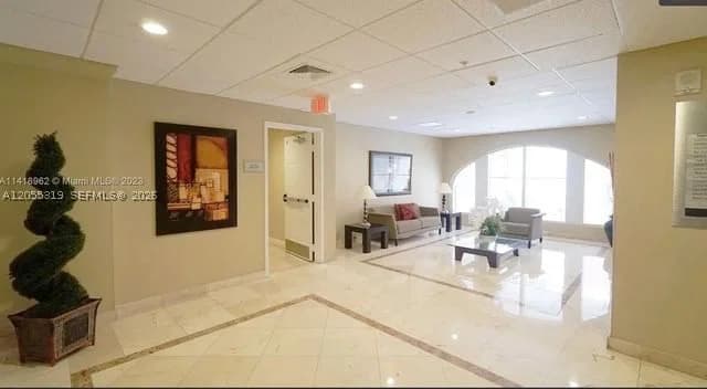 2+1 Condo — 2030 Douglas Rd #510, Coral Gables, FL 33134