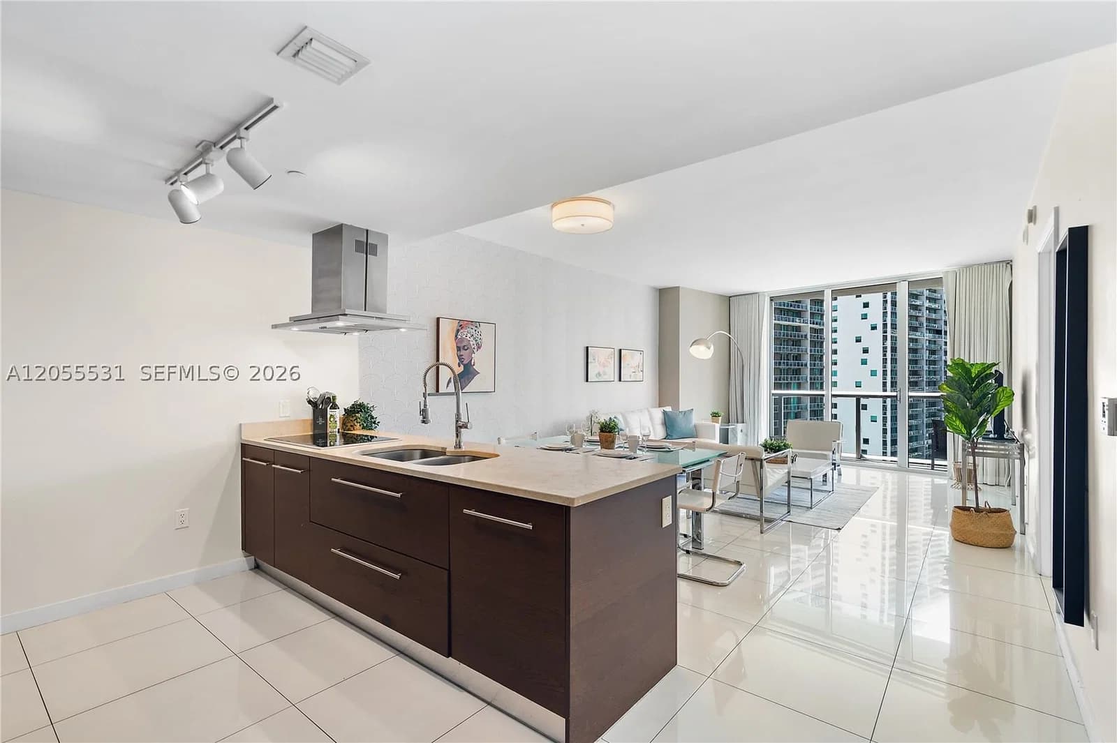 1-bedroom Condo — 485 Brickell Ave #2306, Miami, FL 33131