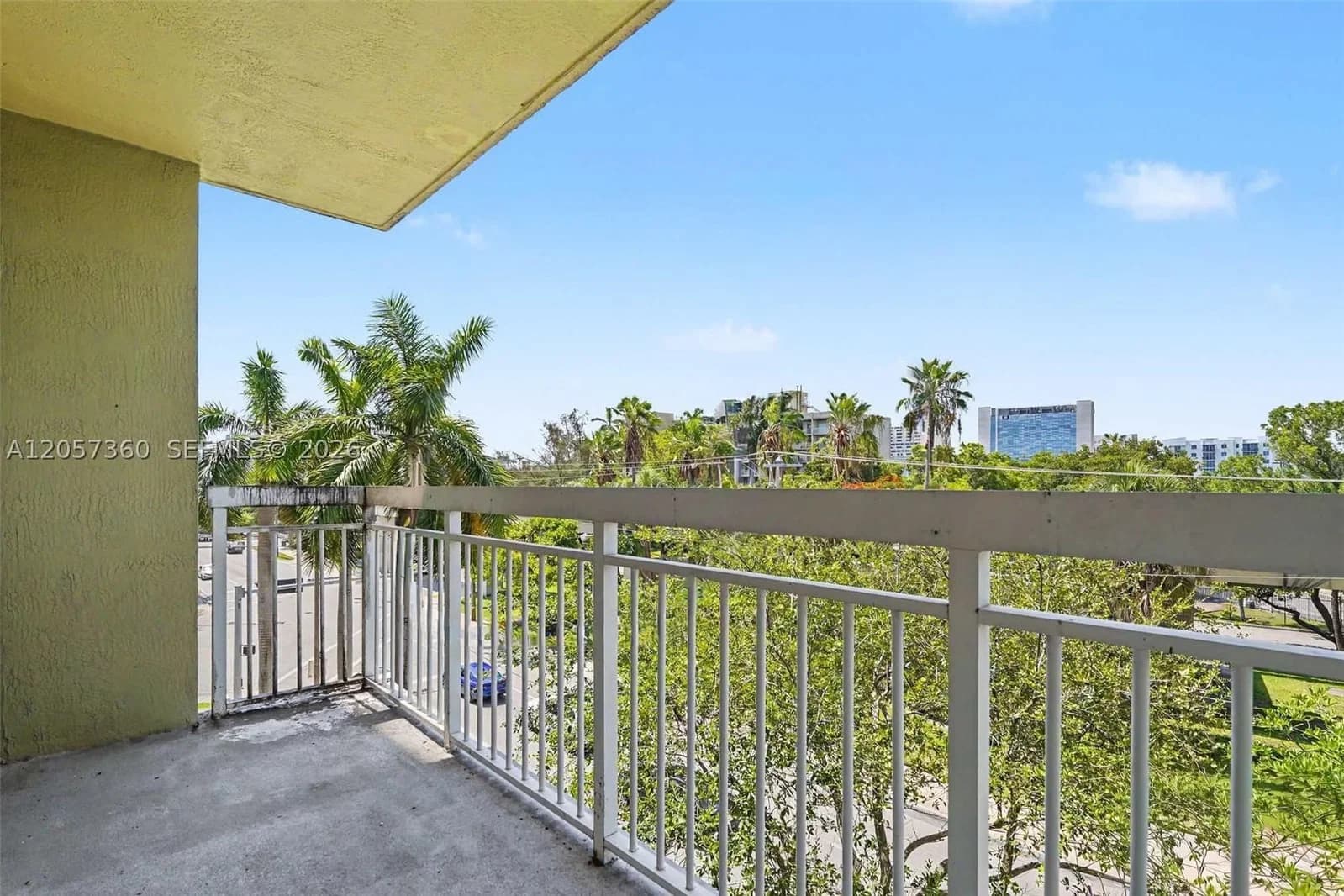 2+1 Condo — 816 11th St #402, Miami, FL 33136