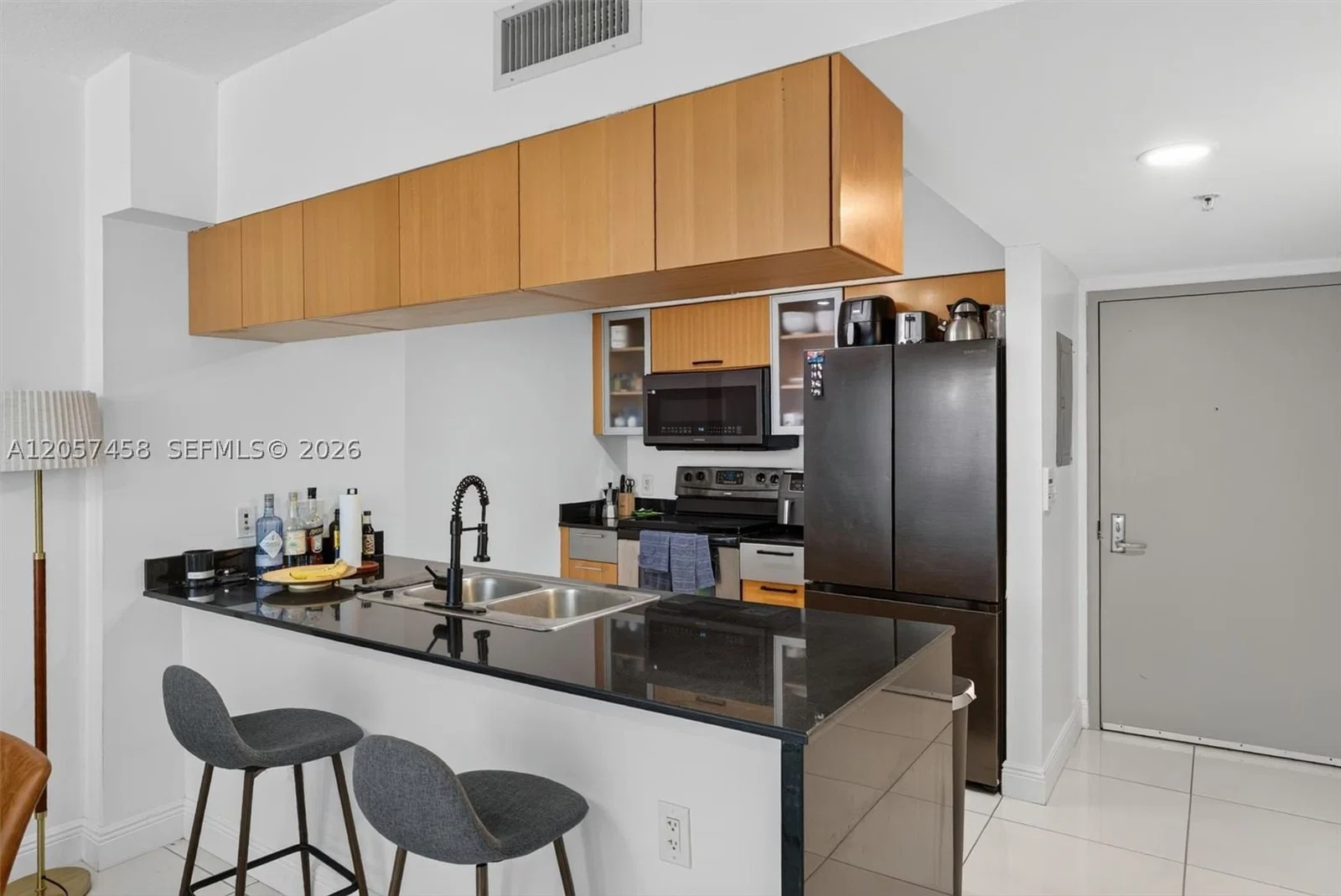 1+1 Condo — 1750 Bayshore Dr #1609, Miami, FL 33132