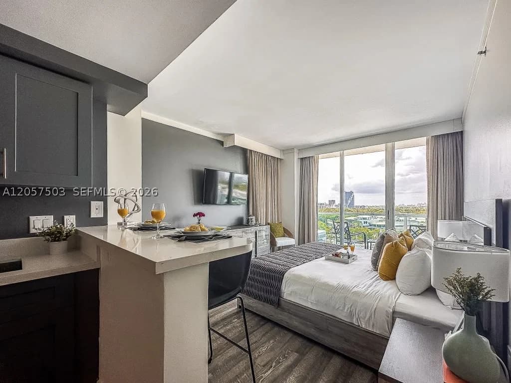 1+1 Condo — 2889 Mcfarlane Rd #912, Miami, FL 33133