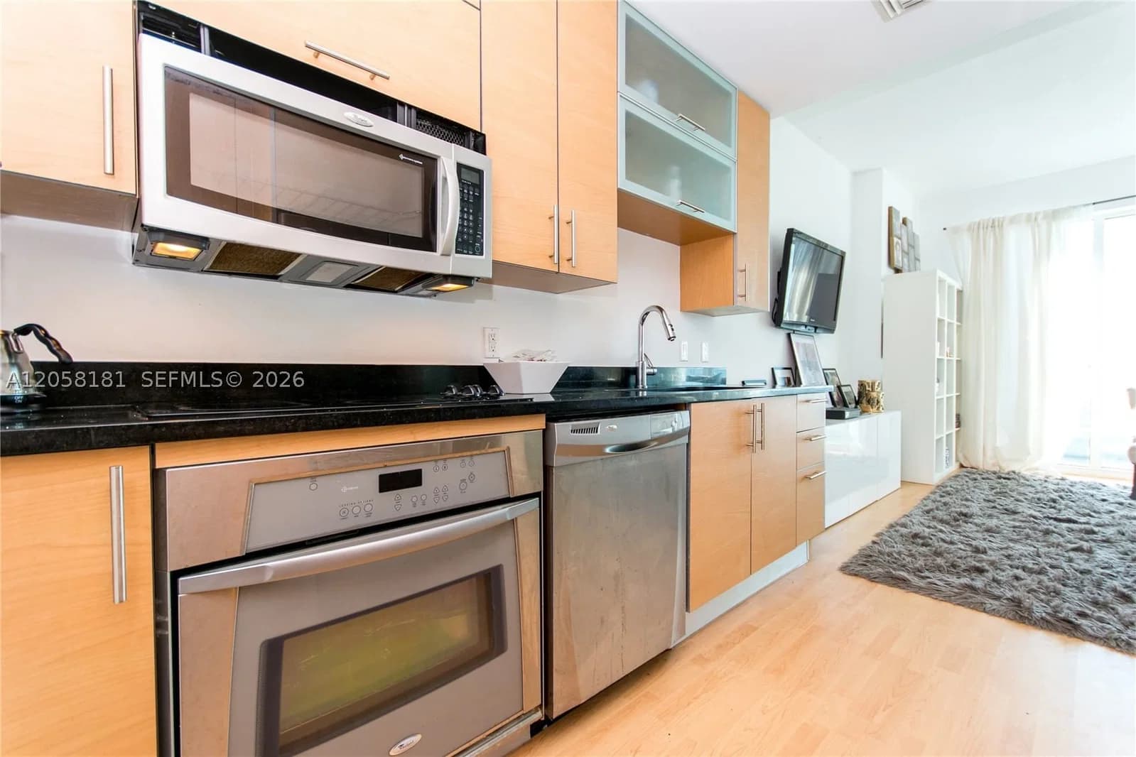 1-bedroom Condo — Miami, FL 33130