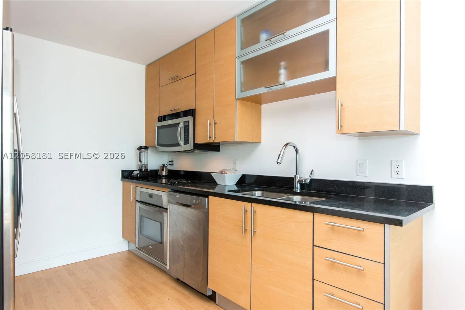 1-bedroom Condo — Miami, FL 33130