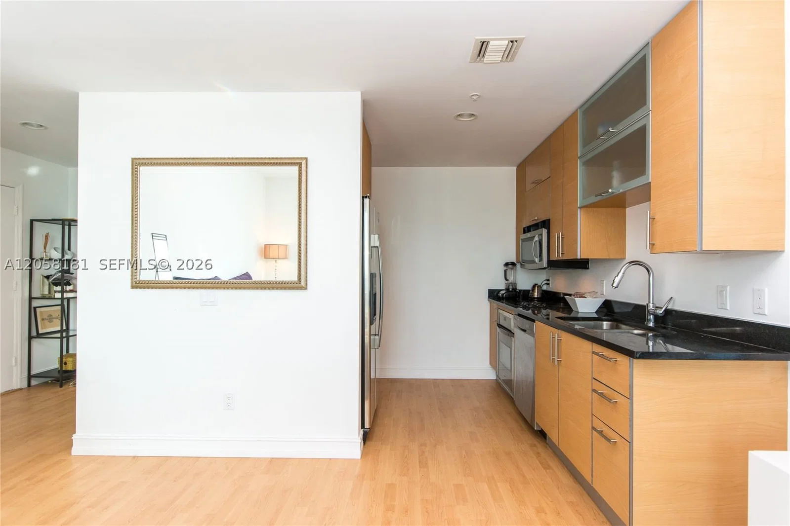 1-bedroom Condo — Miami, FL 33130