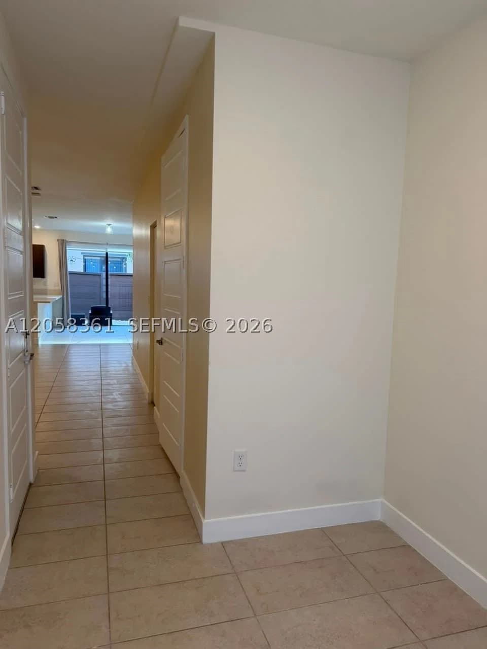 3+1 Townhouse — 15816 91st Ave, Miami Lakes, FL 33018
