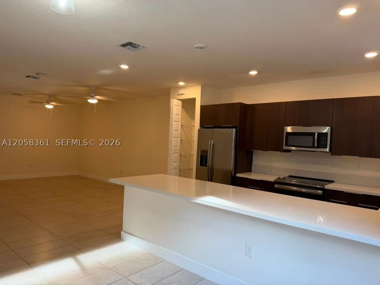 3+1 Townhouse — 15816 91st Ave, Miami Lakes, FL 33018
