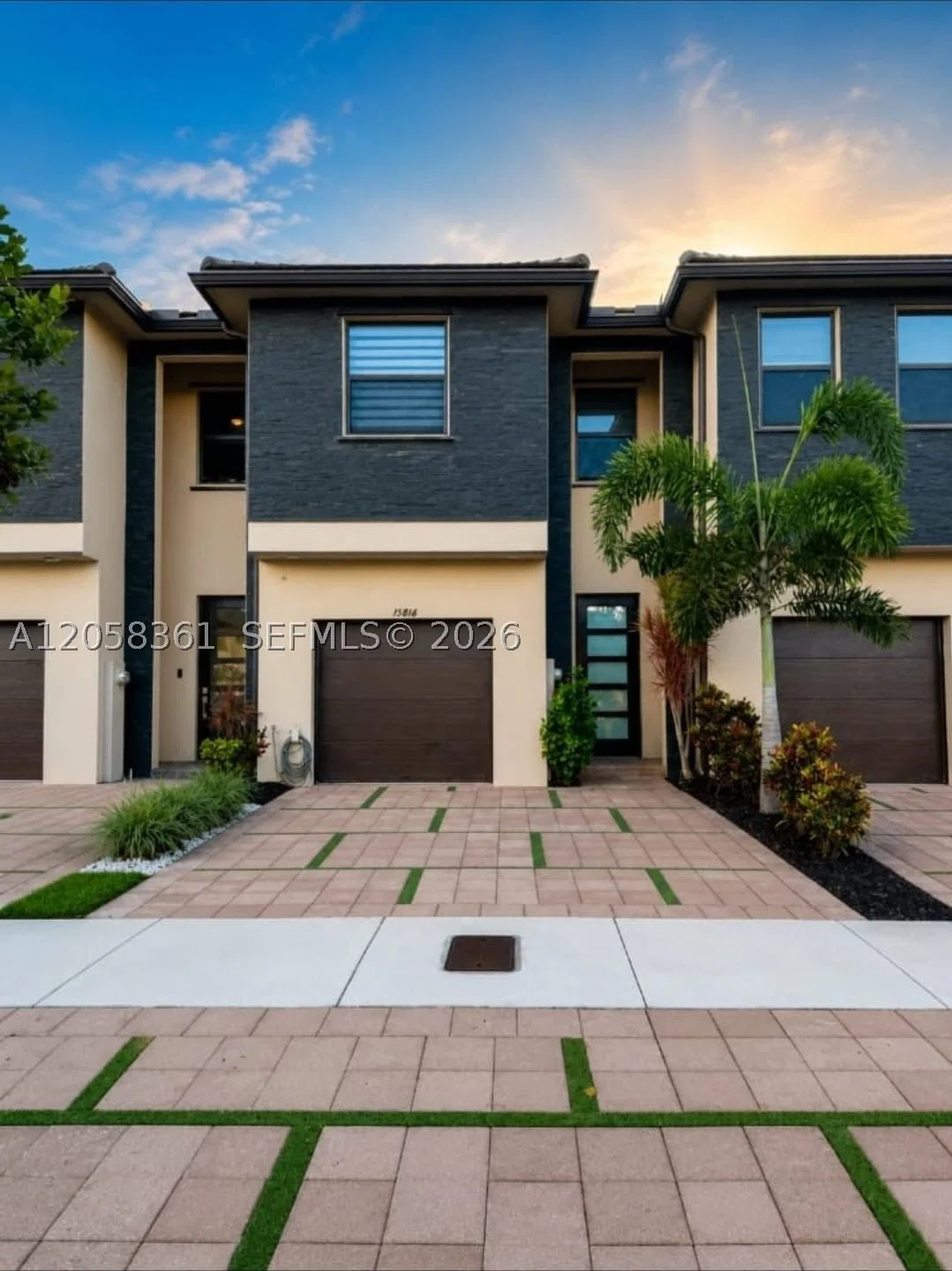 3+1 Townhouse — 15816 91st Ave, Miami Lakes, FL 33018
