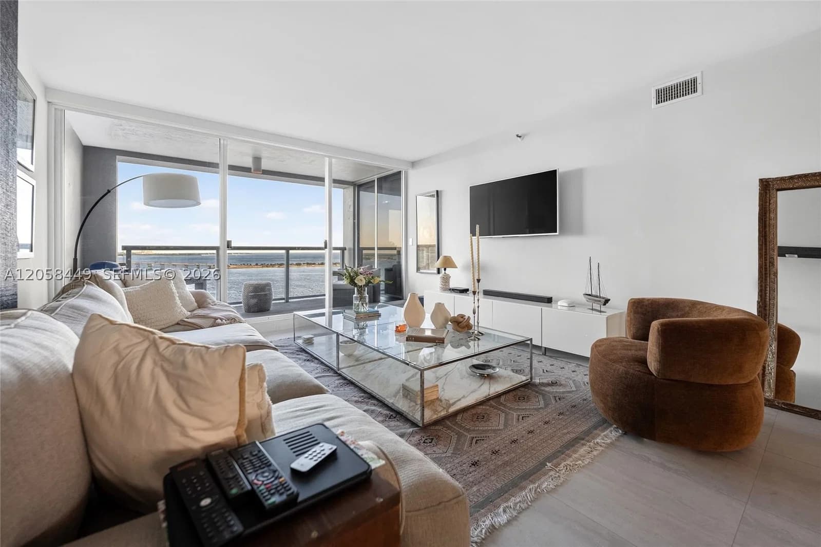 2-bedroom Condo — 1541 Brickell Ave #A-1902, Miami, FL 33129