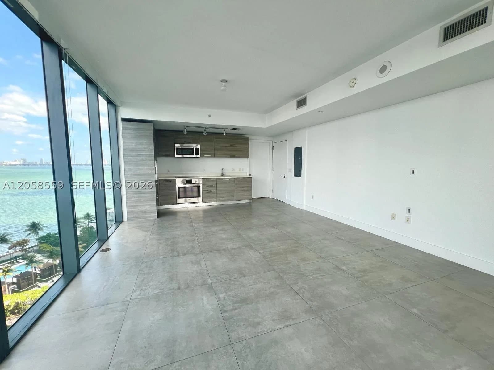 1+1 Condo — 650 32nd St #908, Miami, FL 33137
