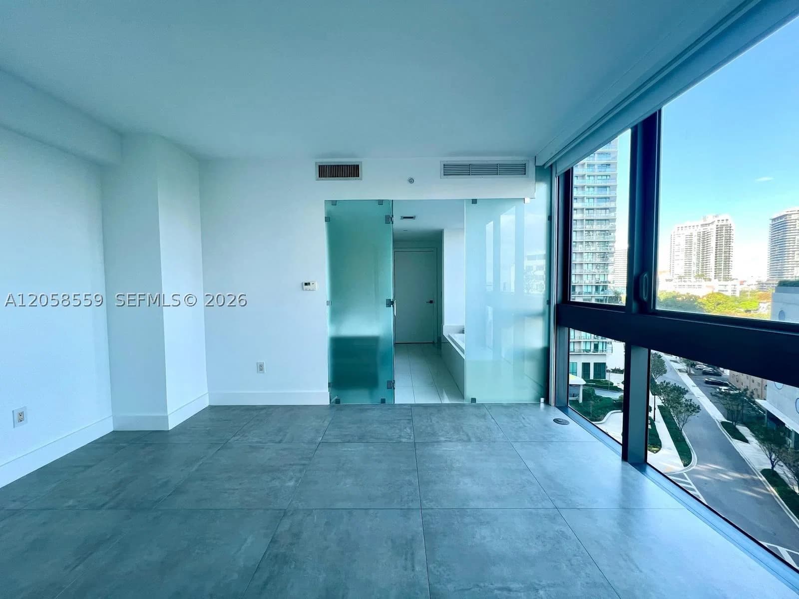 1+1 Condo — 650 32nd St #908, Miami, FL 33137