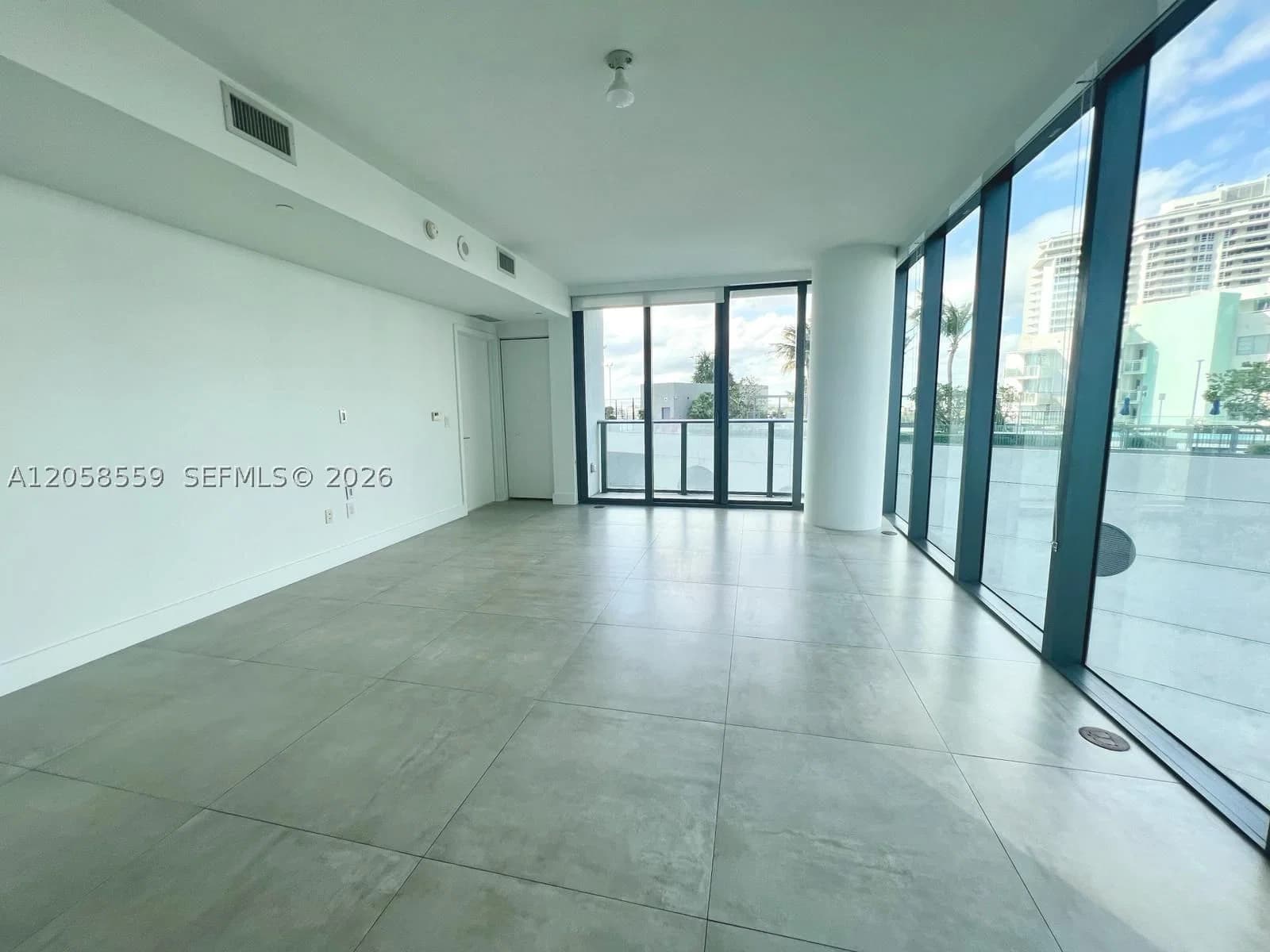1+1 Condo — 650 32nd St #908, Miami, FL 33137