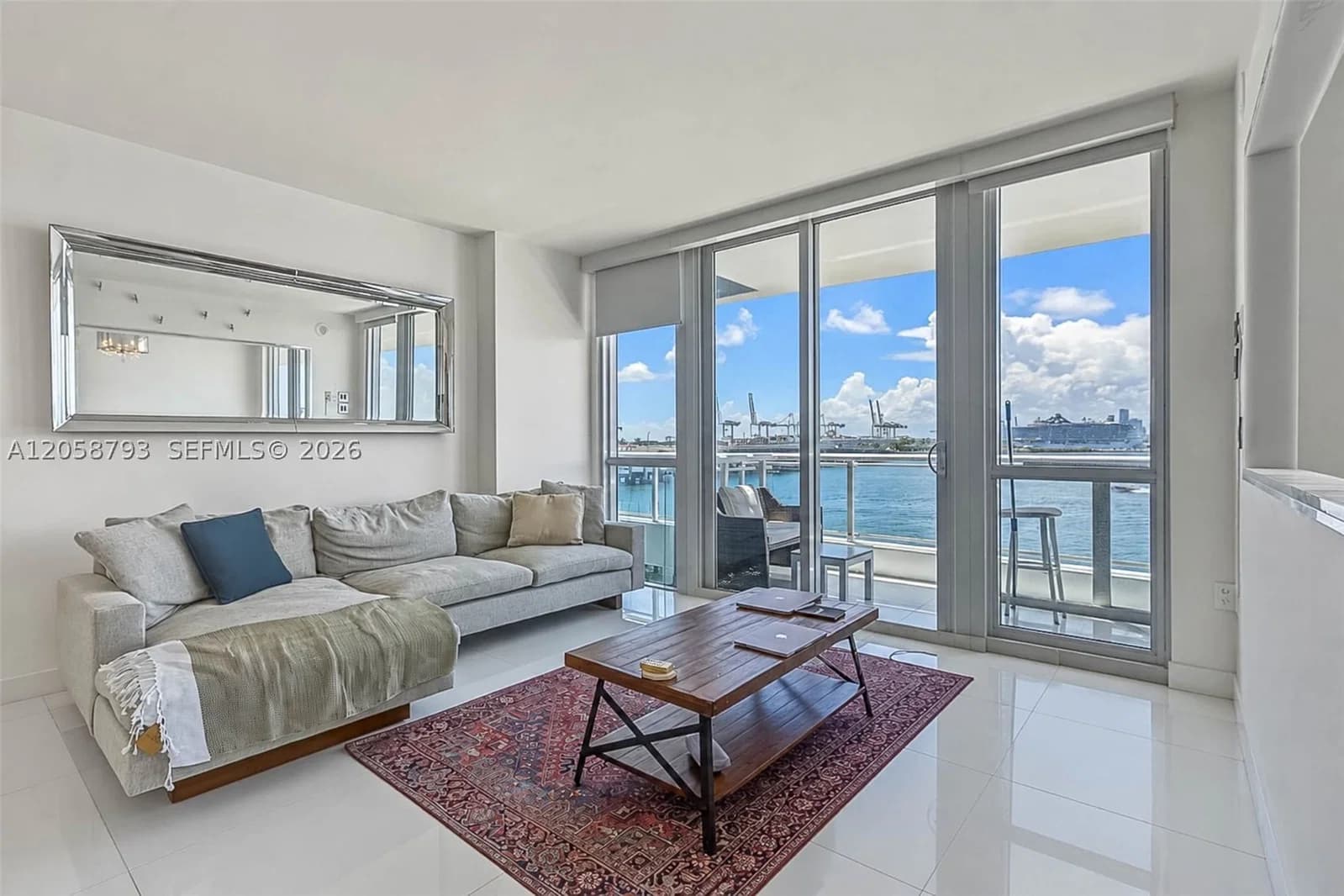 1-bedroom Condo — 540 West Ave #513, Miami Beach, FL 33139