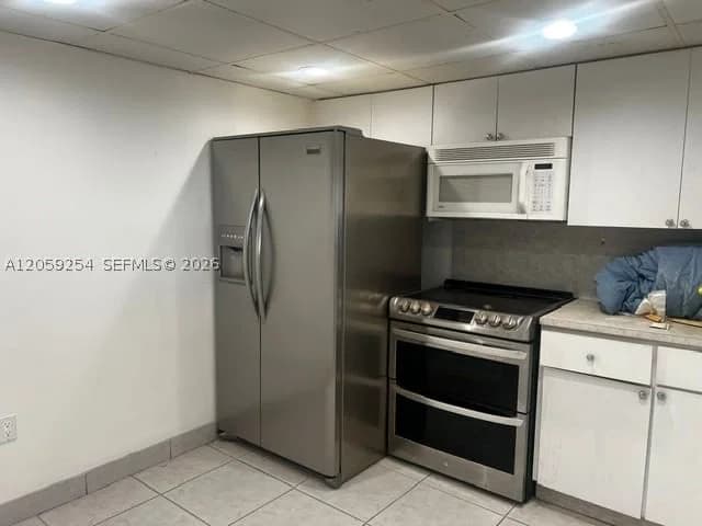 1-bedroom Condo — 555 15th St #20E, Miami, FL 33132