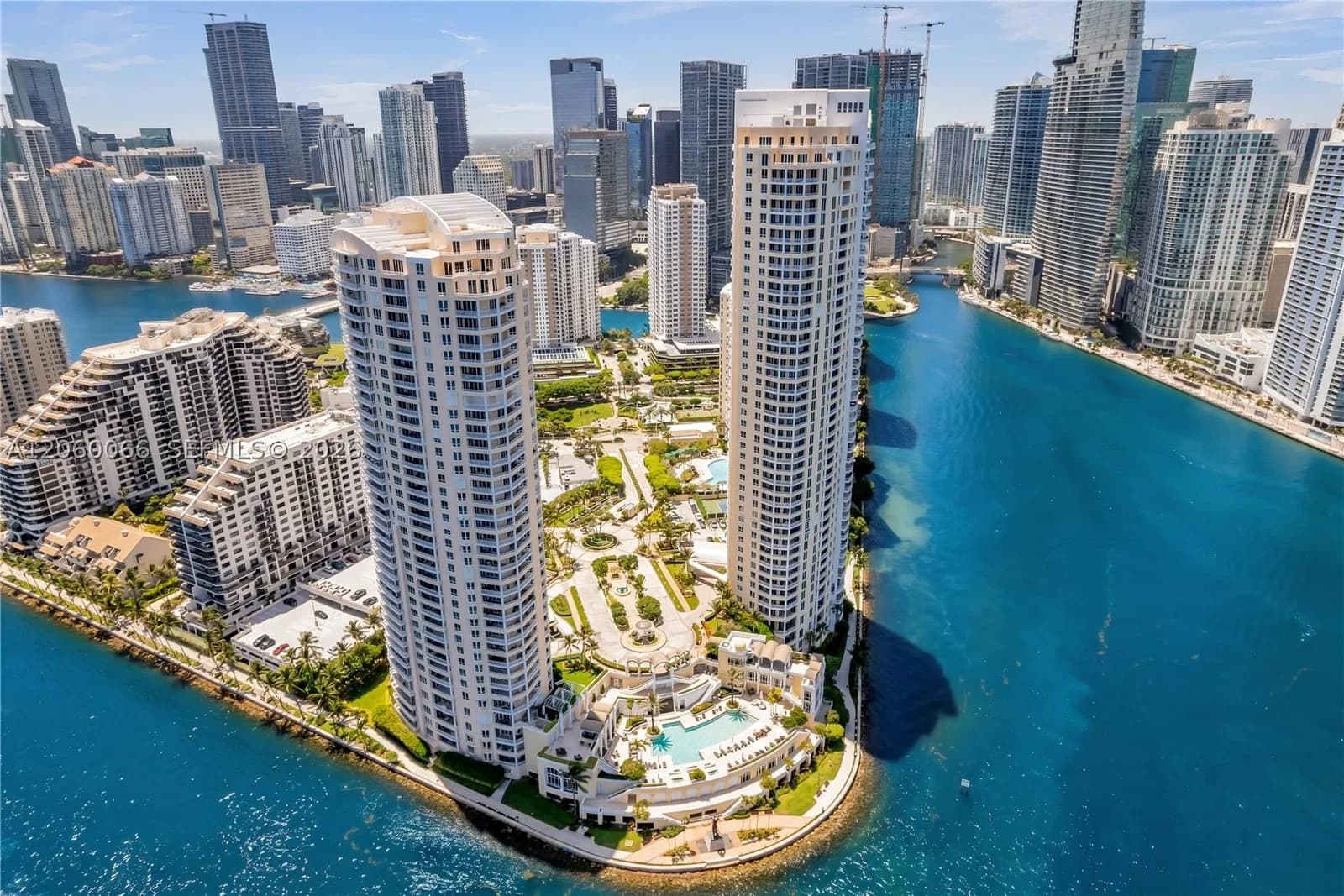 2-bedroom Condo — 848 Brickell Key Dr #1102, Miami, FL 33131