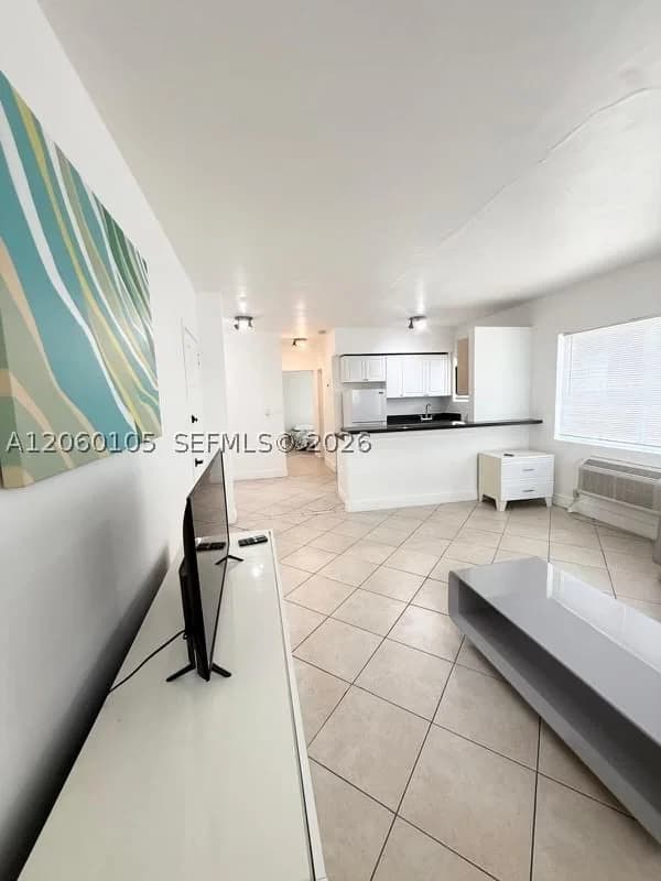 1-bedroom Apartment — 8011 Abbott Ave #4, Miami Beach, FL 33141