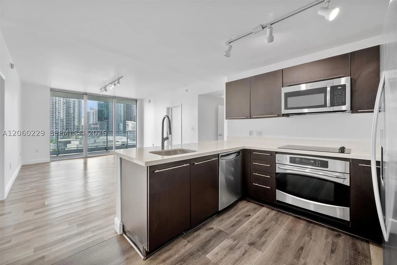 2-bedroom Condo — 90 3rd St #2001, Miami, FL 33130