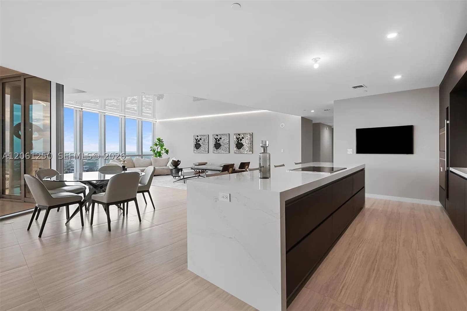 4-bedroom Condo — 851 1st Ave #PH4912, Miami, FL 33132