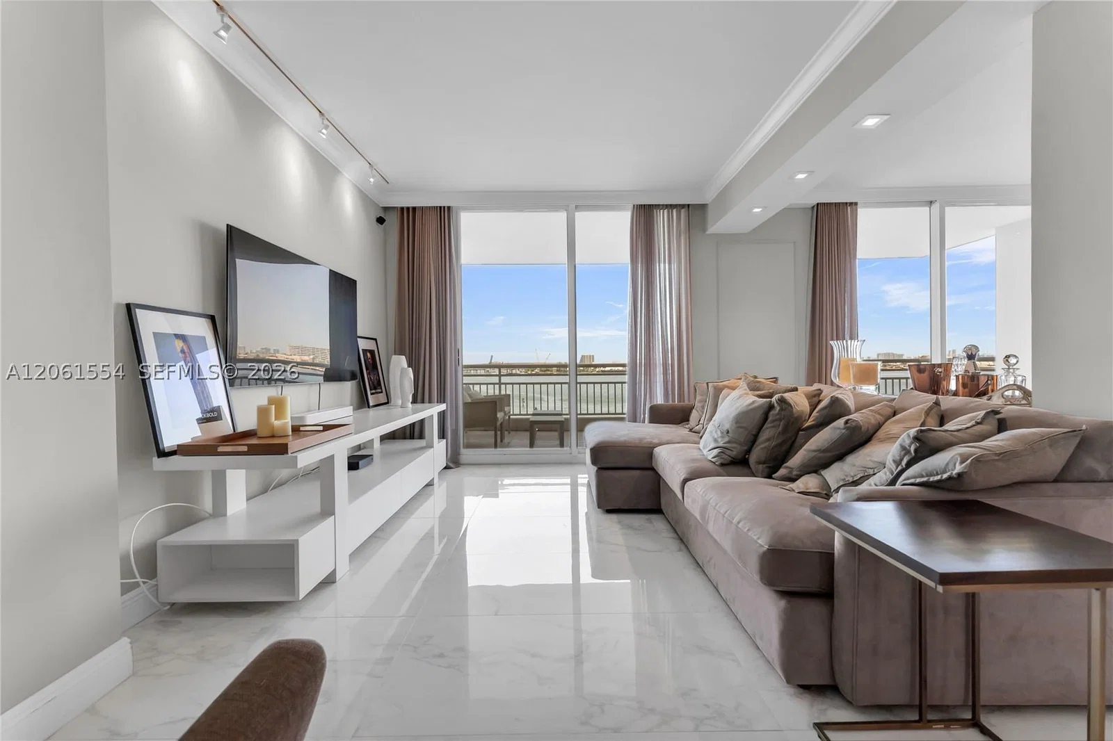 2+1 Condo — 888 Brickell Key Dr #508, Miami, FL 33131