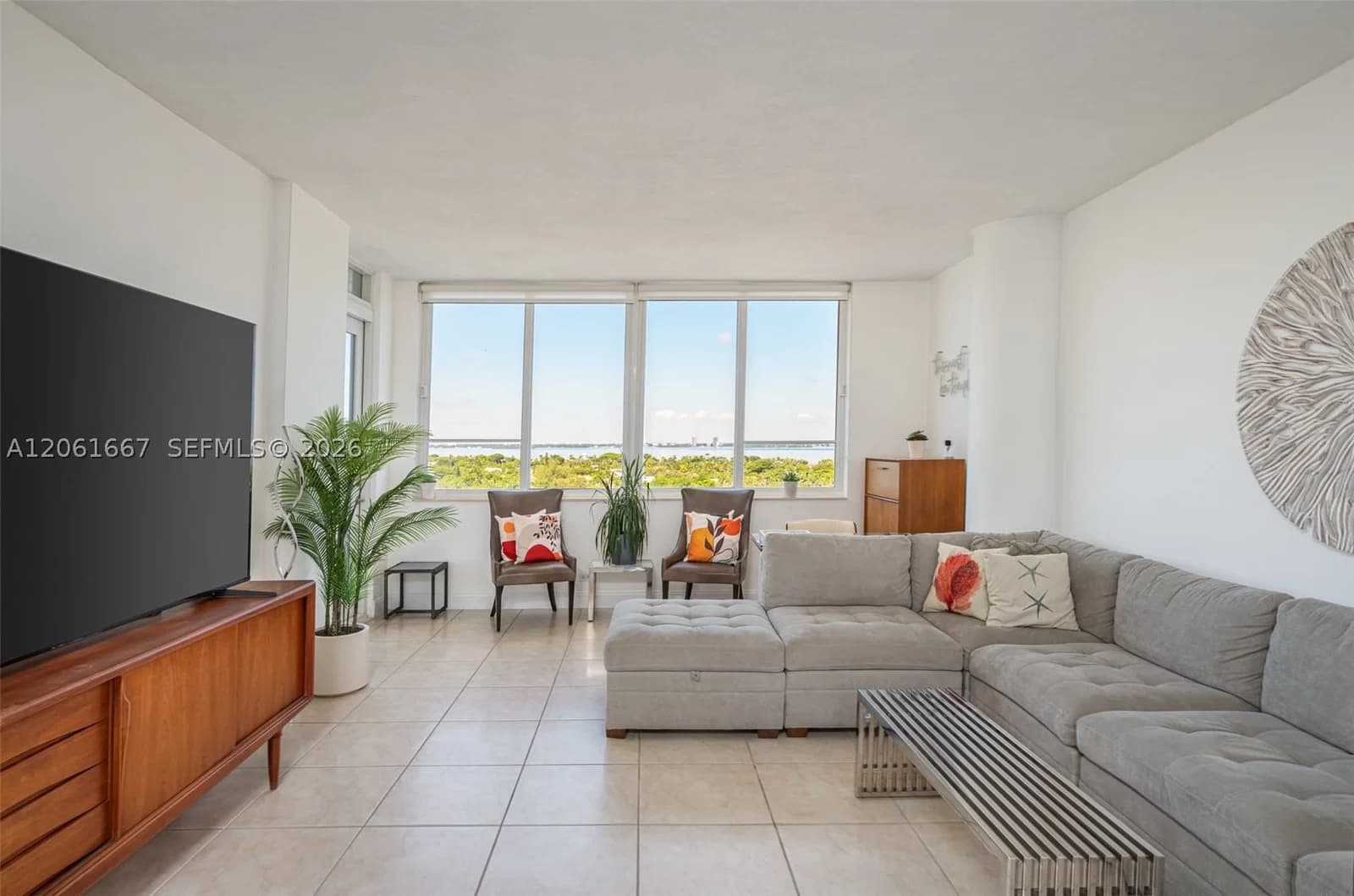 2-bedroom Condo — 5005 Collins Ave #1506, Miami Beach, FL 33140