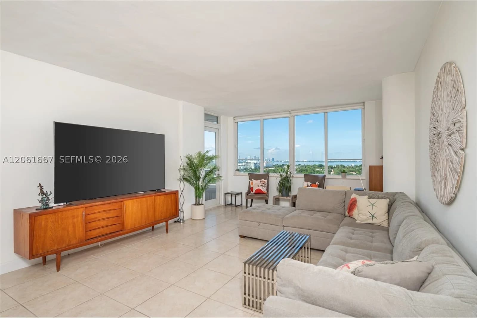 2-bedroom Condo — 5005 Collins Ave #1506, Miami Beach, FL 33140