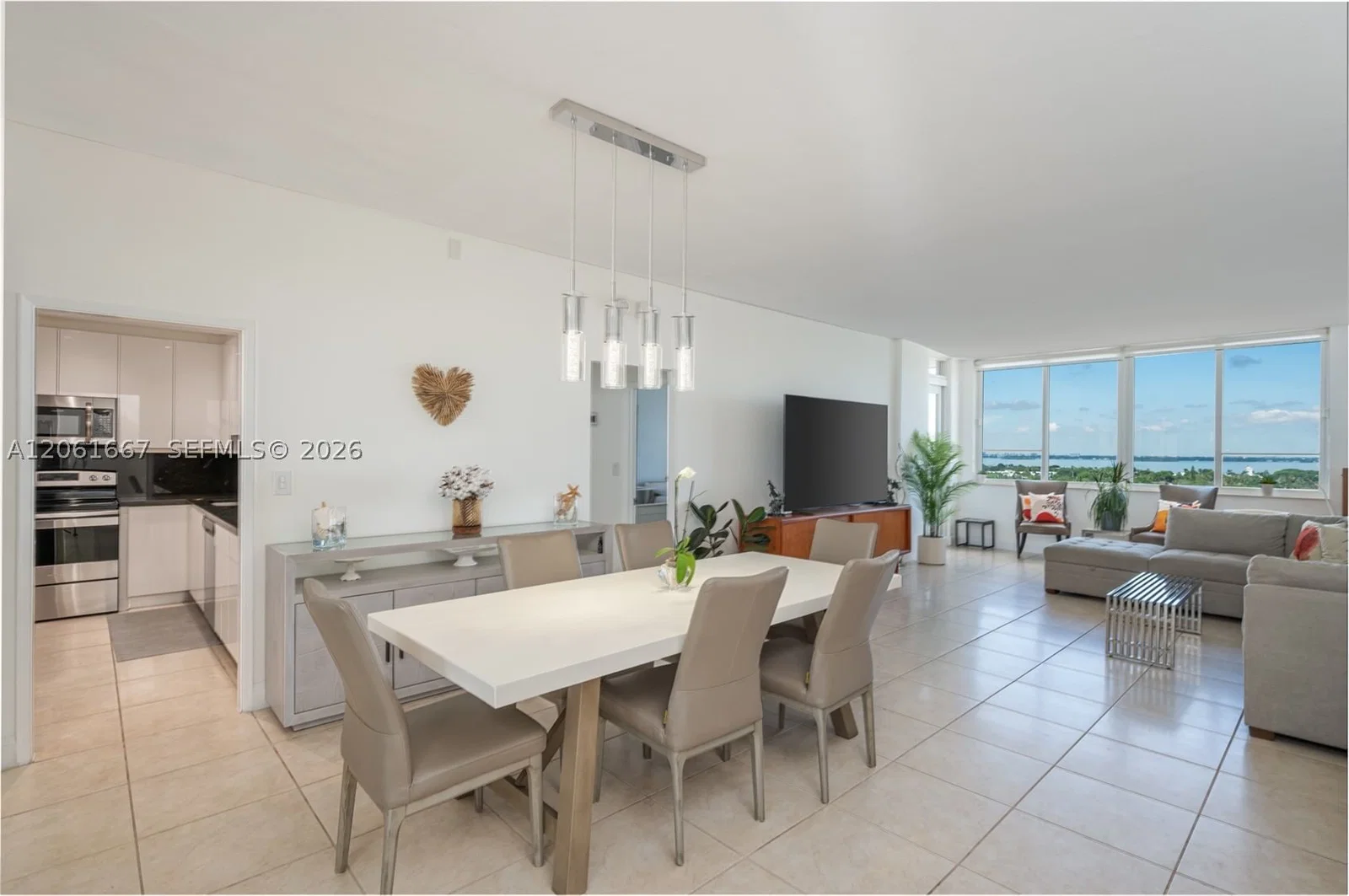 2-bedroom Condo — 5005 Collins Ave #1506, Miami Beach, FL 33140