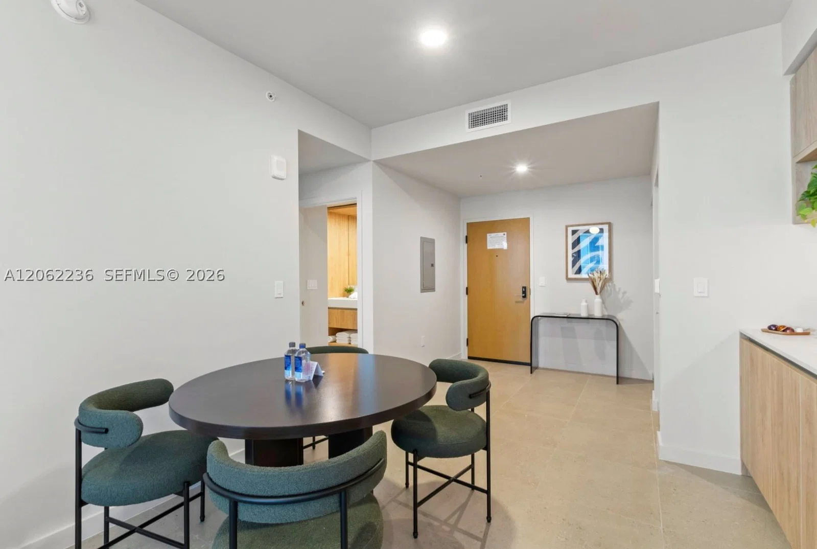 1-bedroom Condo — 11 6th St #2303, Miami, FL 33132