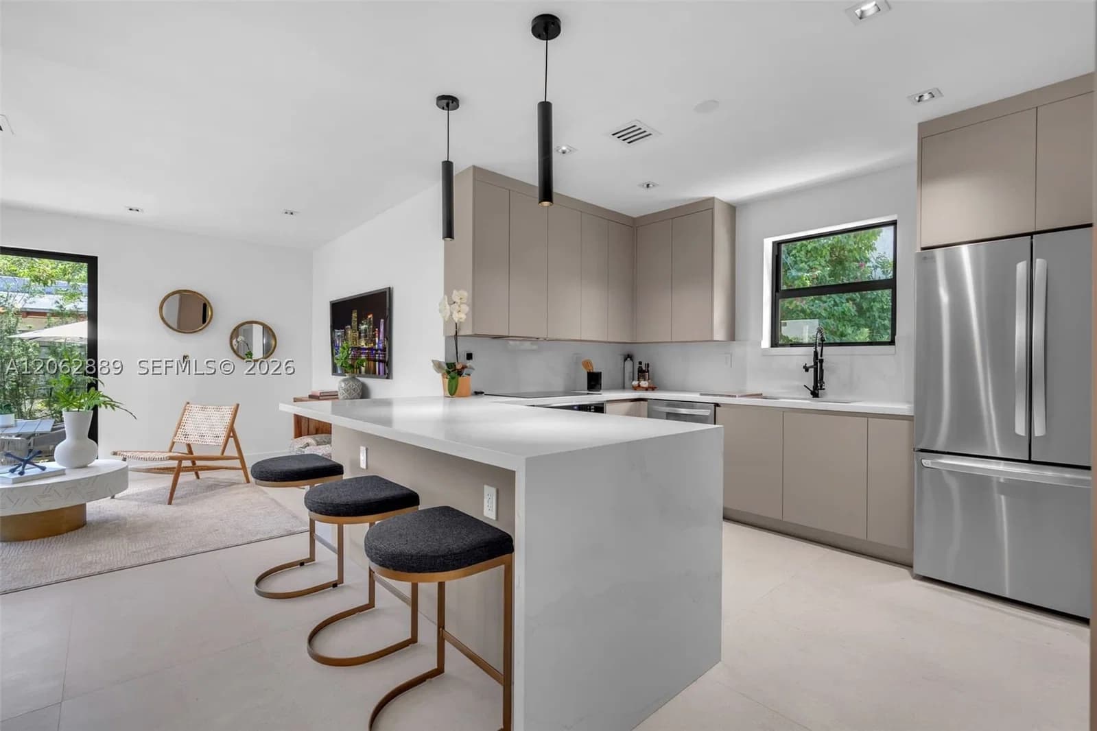 3+1 Müstakil ev — 536 Minorca Ave, Coral Gables, FL 33134