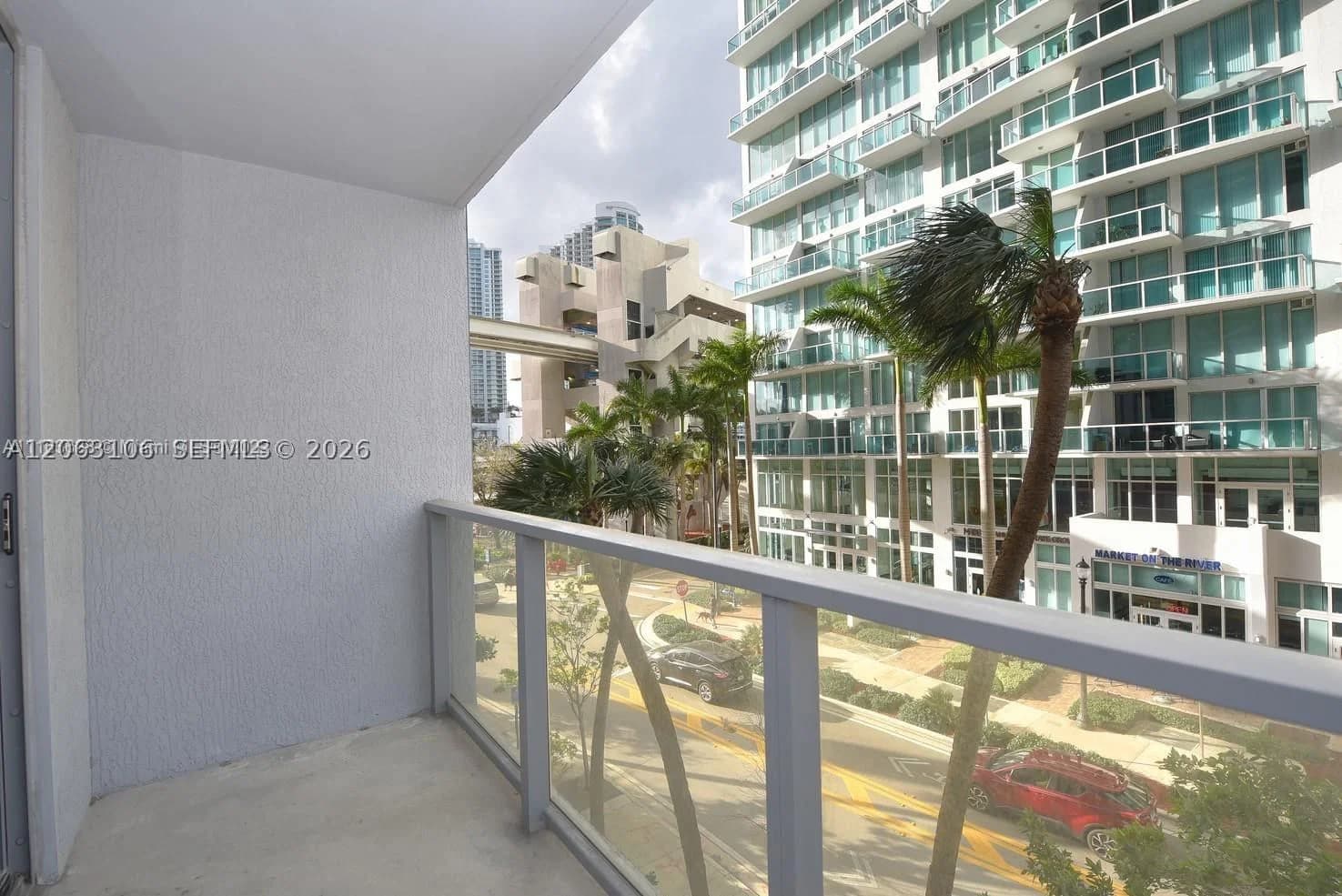 1+1 Condo — 31 6th St #406, Miami, FL 33131