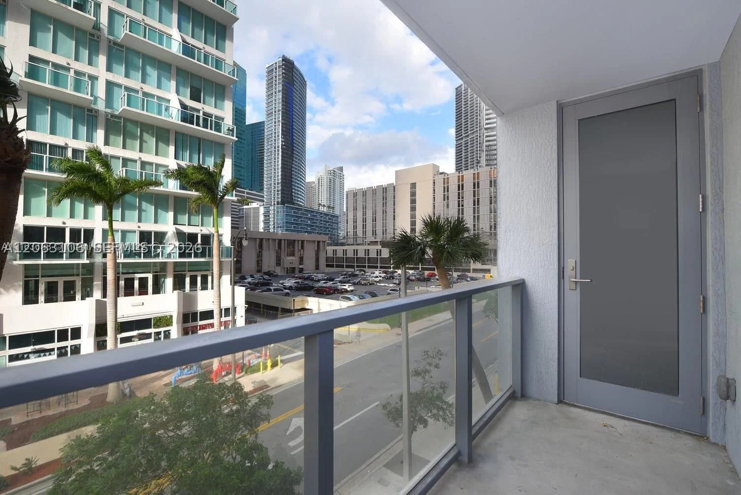 1+1 Condo — 31 6th St #406, Miami, FL 33131