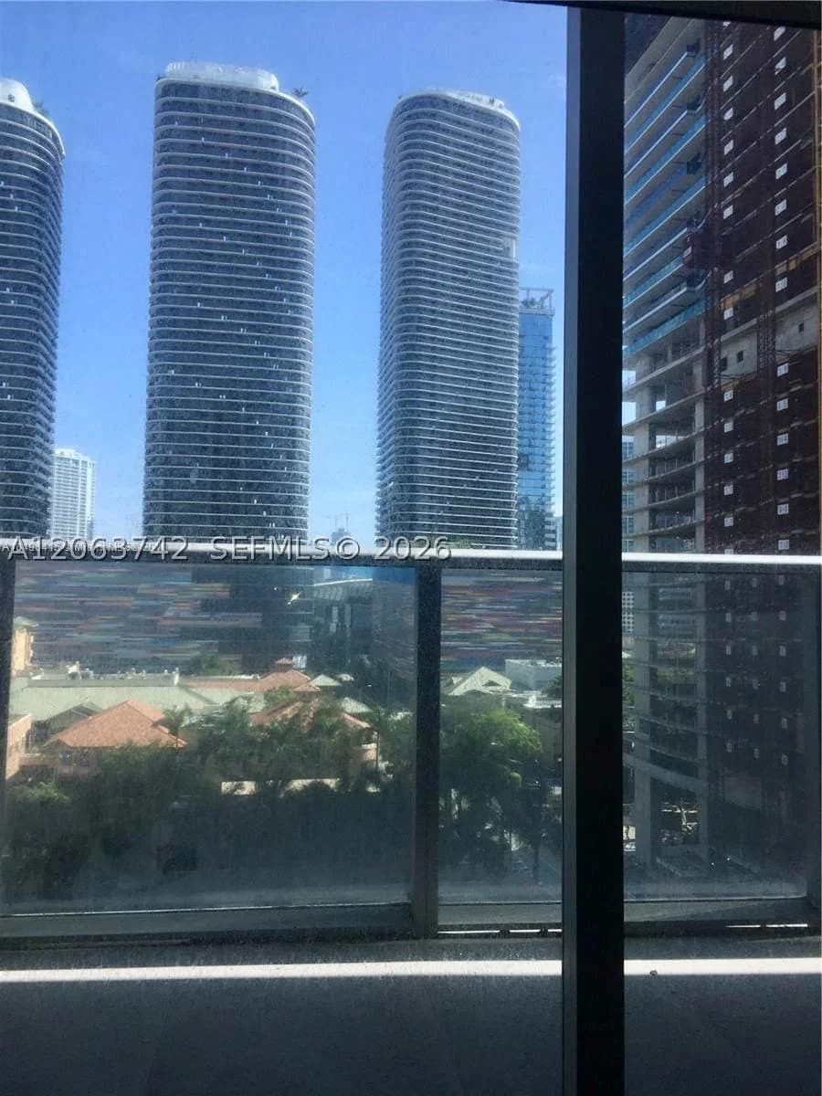 1+1 Condo — 1100 Miami Ave #809, Miami, FL 33130