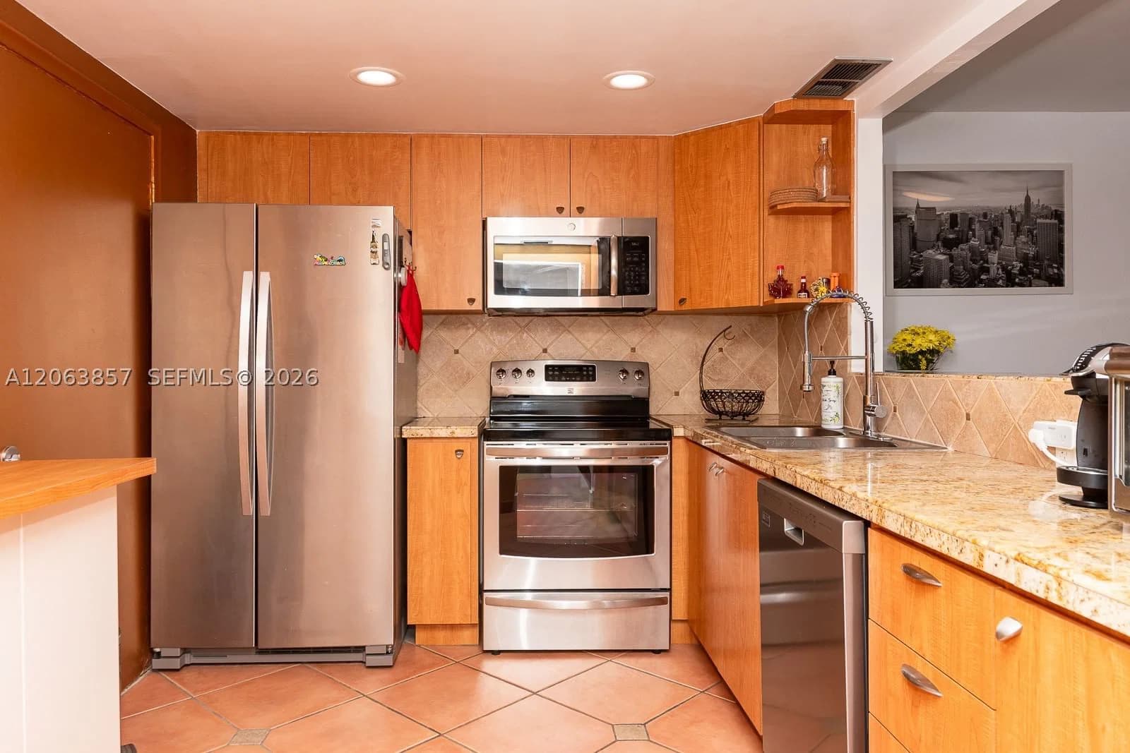 1-bedroom Condo — 1020 Meridian Ave #314, Miami Beach, FL 33139