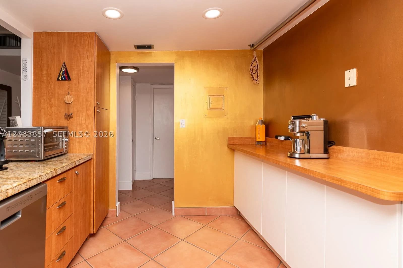 1-bedroom Condo — 1020 Meridian Ave #314, Miami Beach, FL 33139