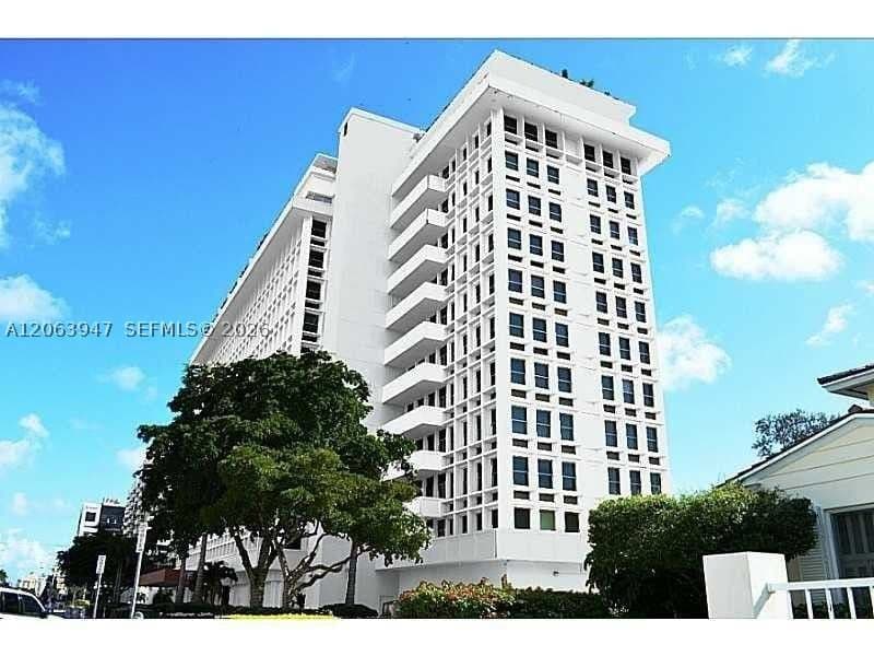 Condo — 700 Biltmore Way #215, Coral Gables, FL 33134