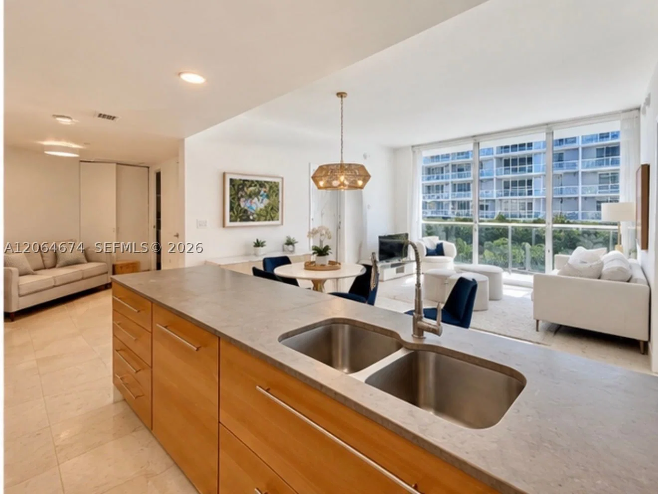 2-bedroom Condo — 475 Brickell Ave #1609, Miami, FL 33131