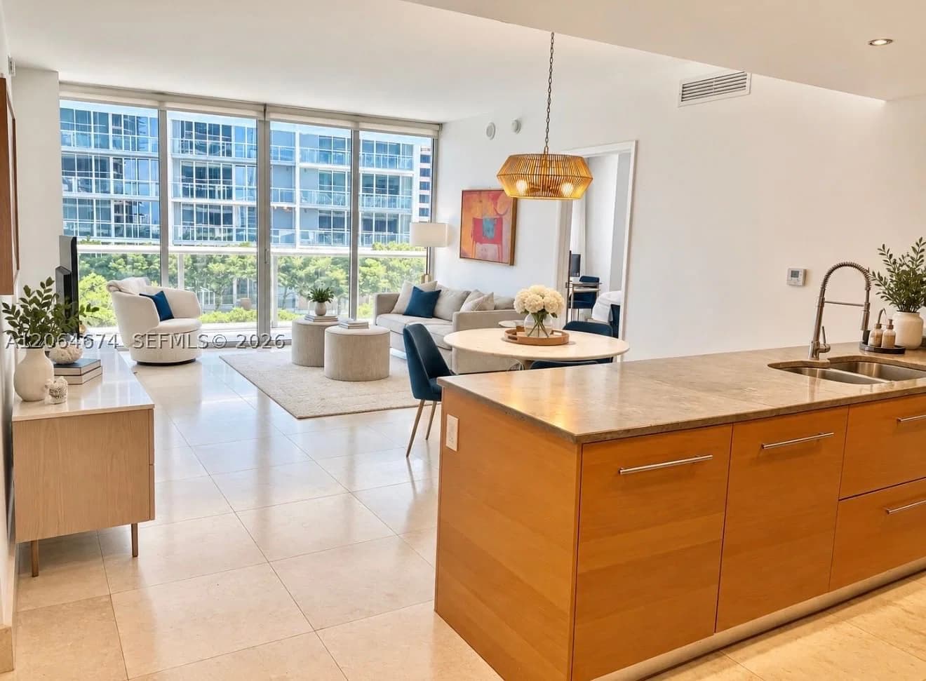 2-bedroom Condo — 475 Brickell Ave #1609, Miami, FL 33131