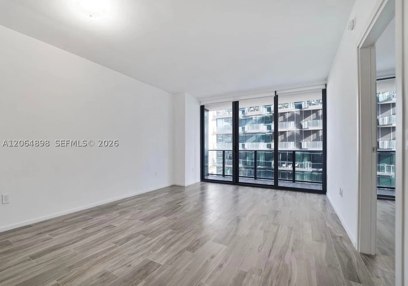 1+1 Condo — 801 Miami Ave #1807, Miami, FL 33130