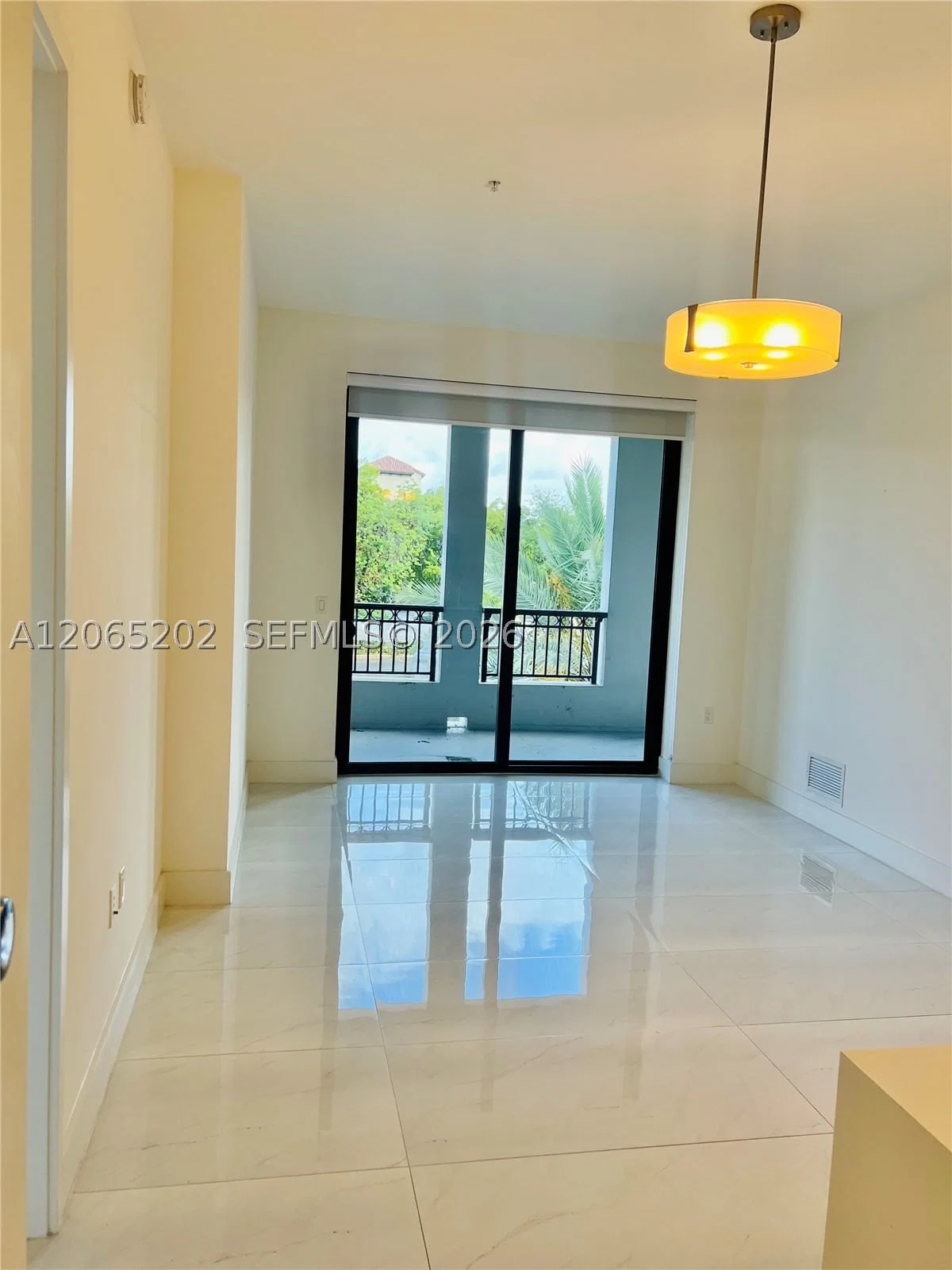 2-bedroom Condo — 301 Altara Ave #210, Coral Gables, FL 33146