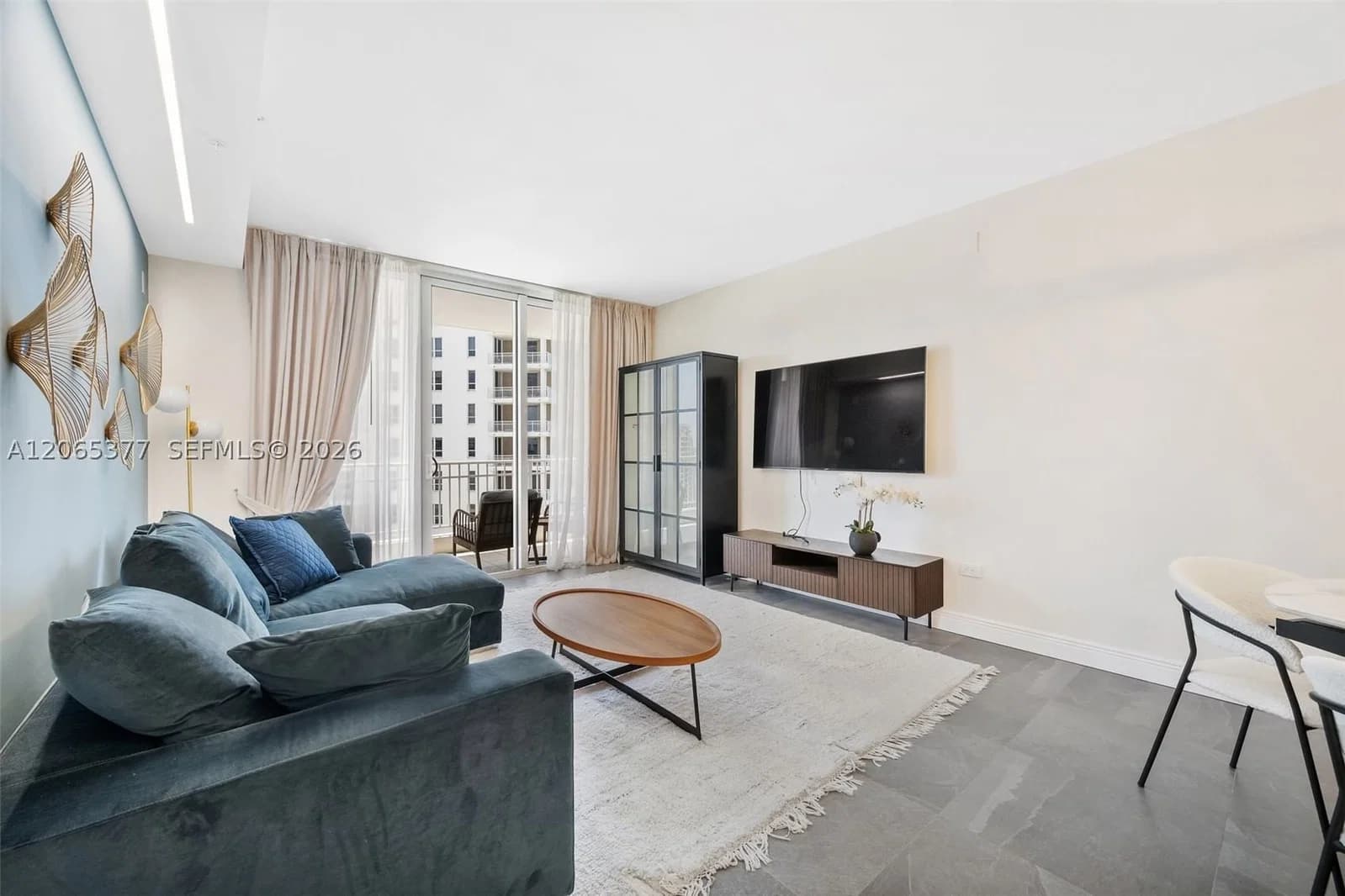 1+1 Condo — 801 Brickell Key Blvd #1805, Miami, FL 33131
