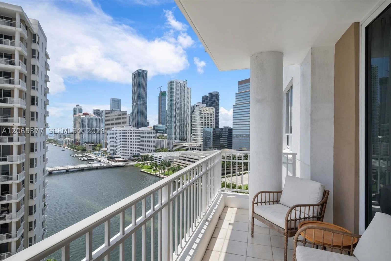 1+1 Condo — 801 Brickell Key Blvd #1805, Miami, FL 33131