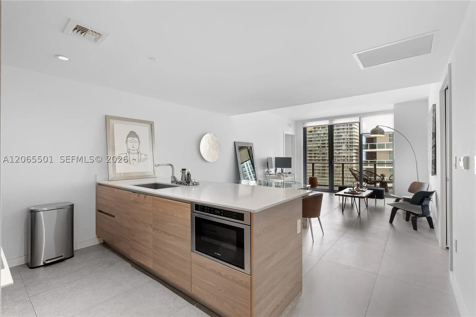 2-bedroom Condo — 1300 Miami Ave #2411, Miami, FL 33130