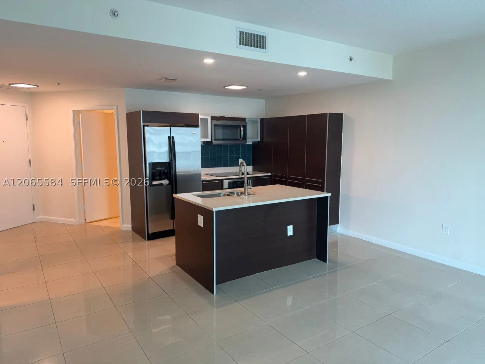 1-bedroom Condo — 1900 Bayshore Dr #1707, Miami, FL 33132