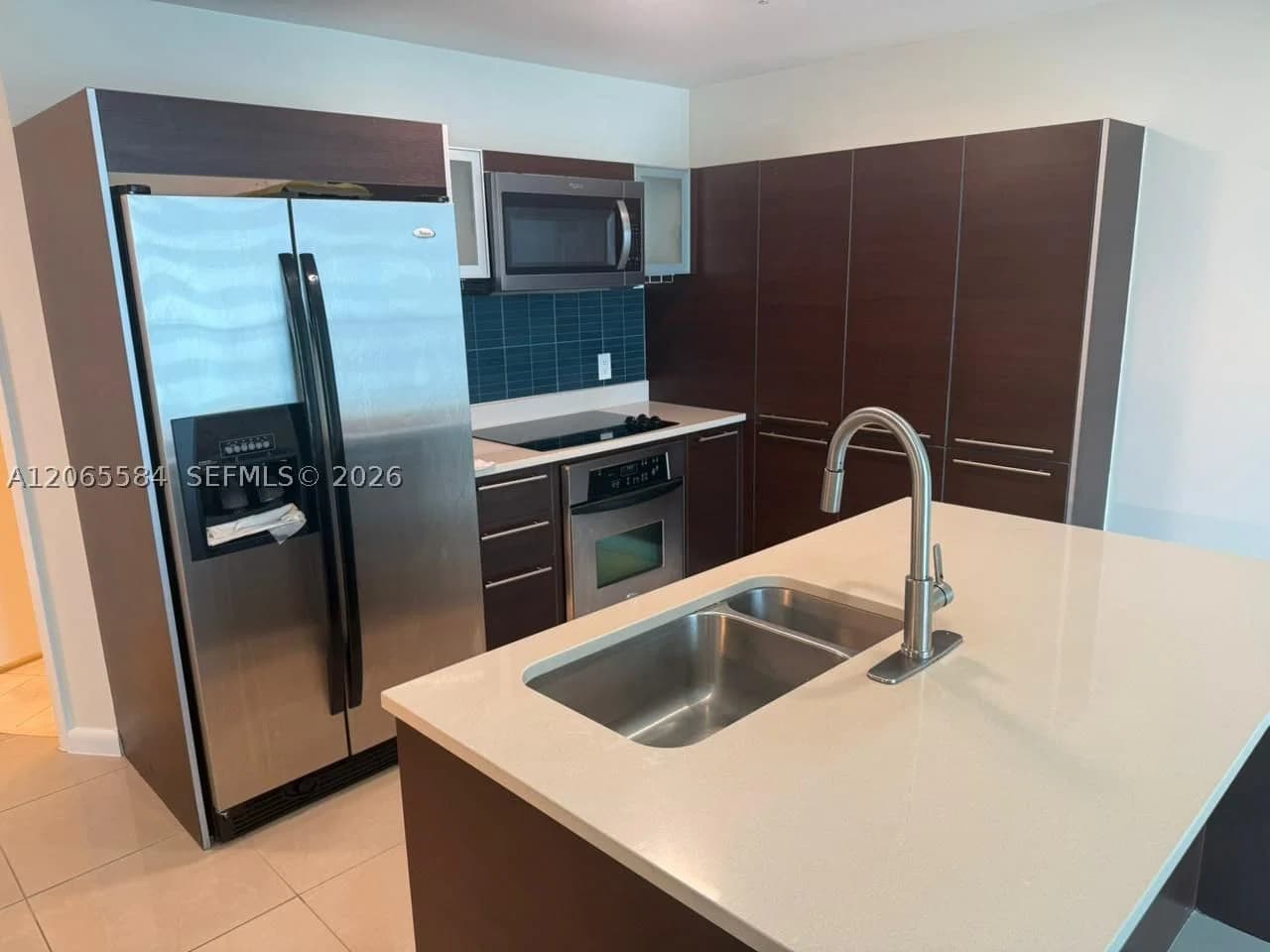 1+1 Condo — 1900 Bayshore Dr #1707, Miami, FL 33132