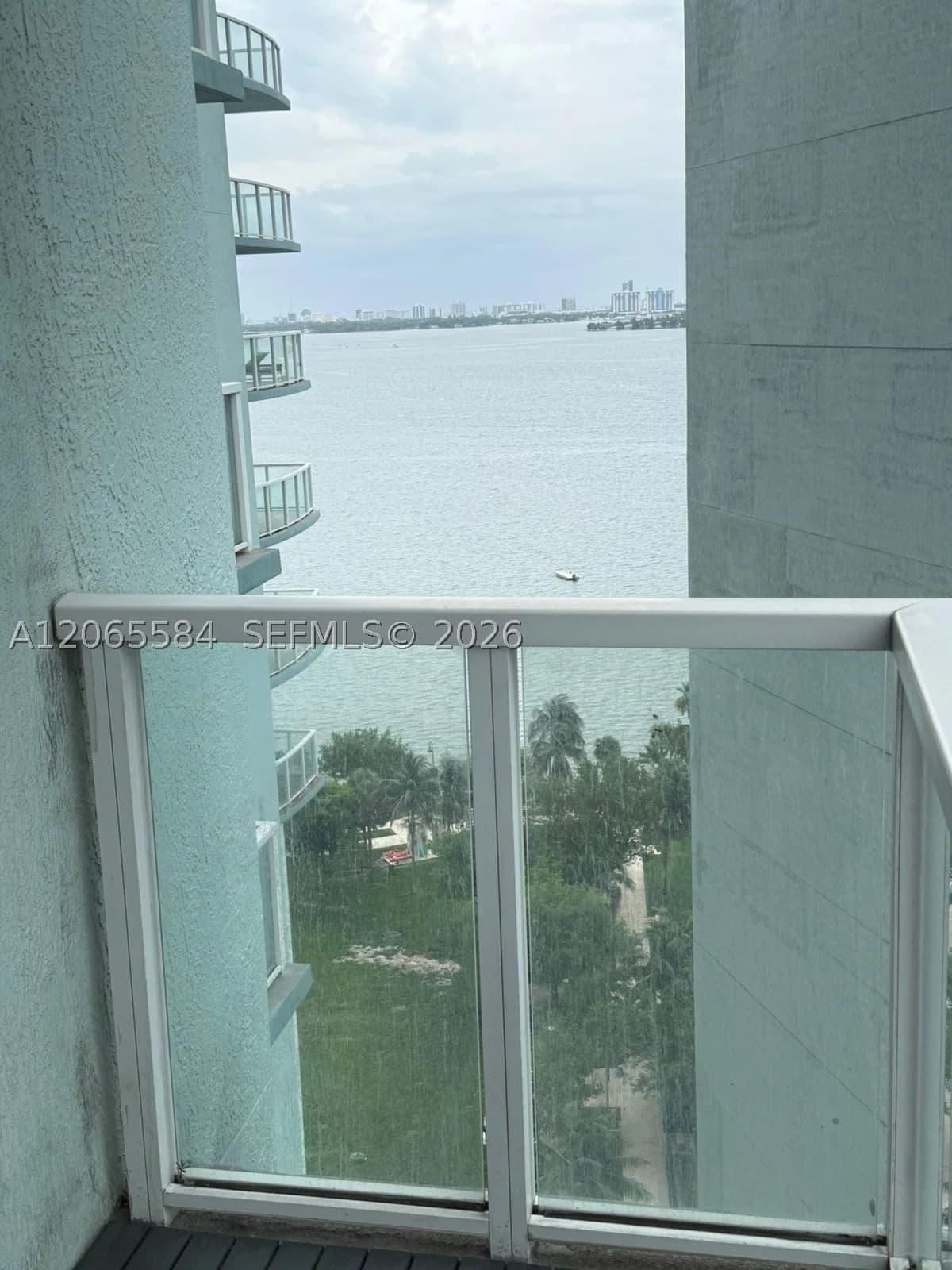 1+1 Condo — 1900 Bayshore Dr #1707, Miami, FL 33132