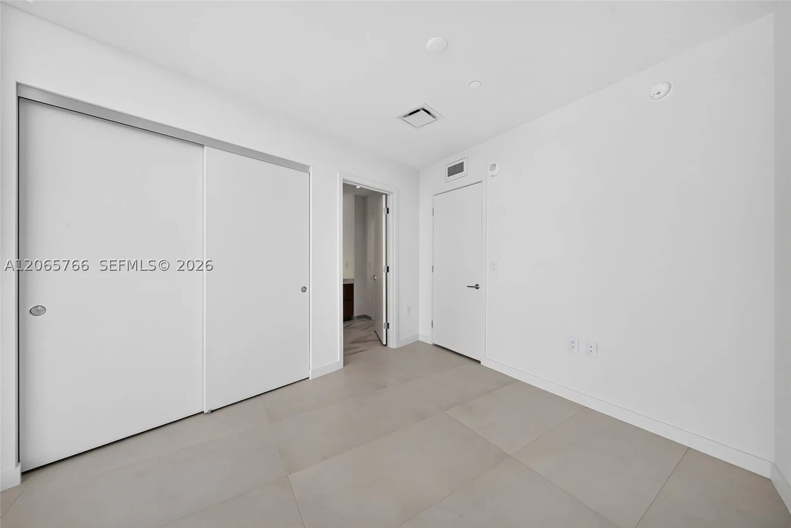 1+1 Condo — 1400 Biscayne Blvd #2607, Miami, FL 33132