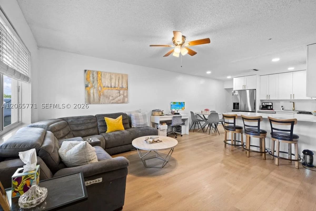 3+1 Müstakil ev — 8921 26th Pl, Sunrise, FL 33322